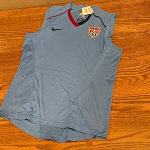 NWT Women’s USWNT Soccer Training Jersey - M